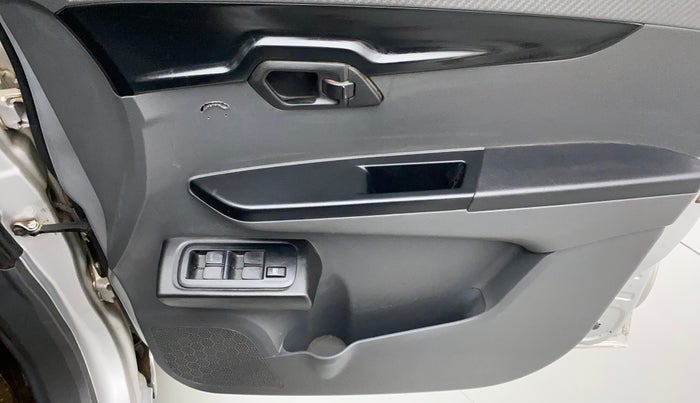 2019 Mahindra Kuv100 K2 TRIP CNG, CNG, Manual, 57,019 km, Driver Side Door Panels Control