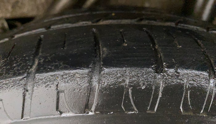 2019 Mahindra Kuv100 K2 TRIP CNG, CNG, Manual, 57,019 km, Left Rear Tyre Tread