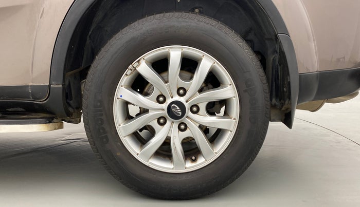 2018 Mahindra XUV500 W9, Diesel, Manual, 42,911 km, Left Rear Wheel