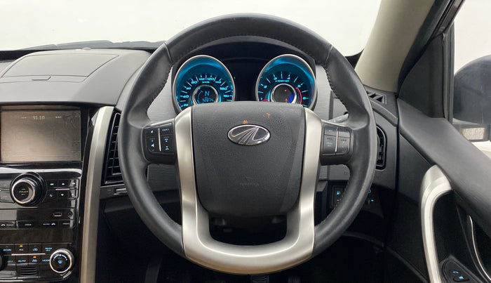 2018 Mahindra XUV500 W9, Diesel, Manual, 42,911 km, Steering Wheel Close Up