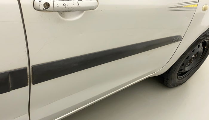 2011 Maruti Ritz VXI, Petrol, Manual, 1,06,726 km, Driver-side door - Slightly dented