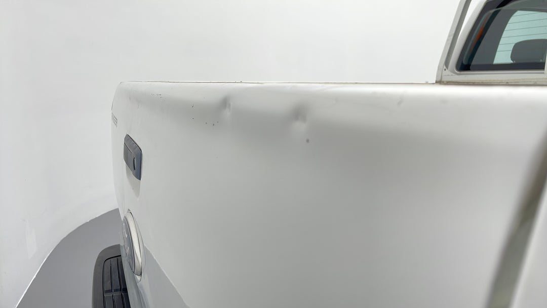 Boot / Tailgate Tray (Ute) Dent
