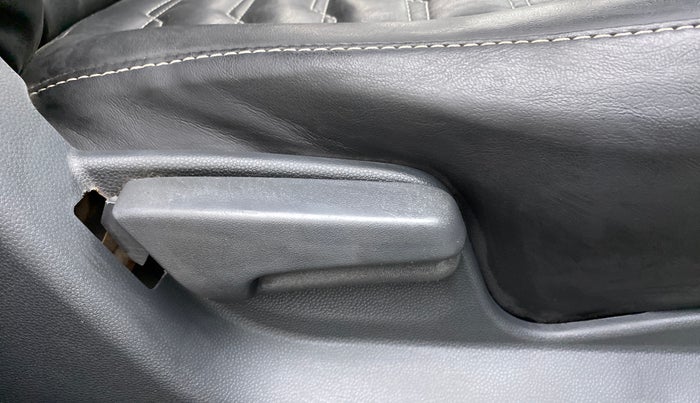 2014 Maruti Ritz VXI, Petrol, Manual, 82,506 km, Driver Side Adjustment Panel
