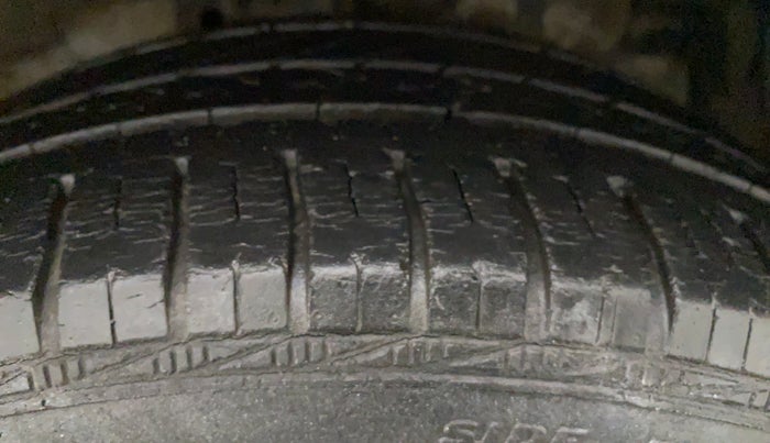 2013 Maruti Ertiga ZXI, Petrol, Manual, 39,406 km, Left Rear Tyre Tread