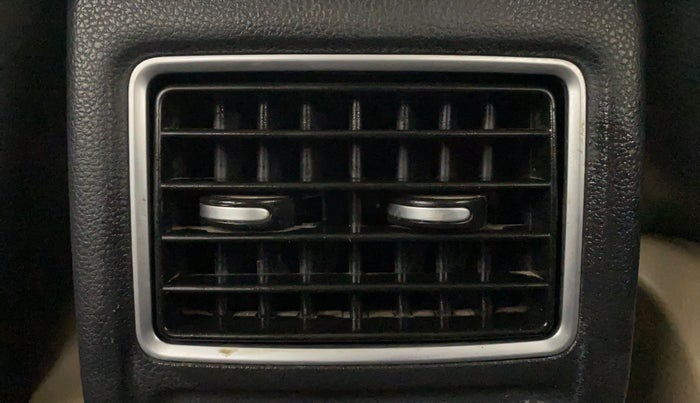 2016 Volkswagen Ameo HIGHLINE 1.2, Petrol, Manual, 15,601 km, Rear AC vent