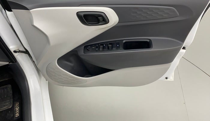 2020 Hyundai GRAND I10 NIOS MAGNA 1.2 MT, Petrol, Manual, 19,255 km, Driver Side Door Panels Control