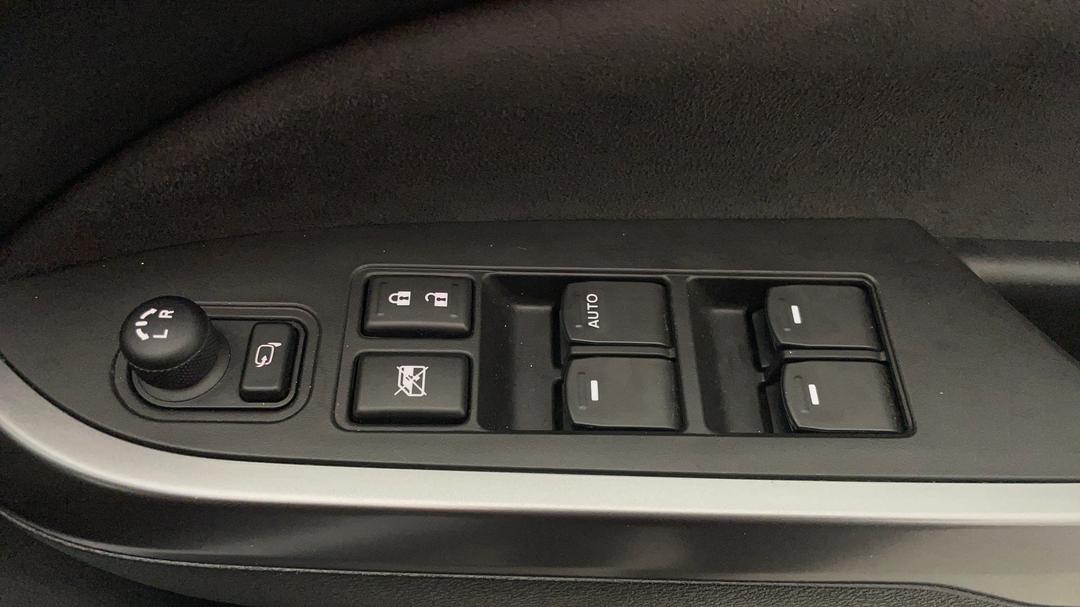 2023 Suzuki Vitara Turbo, Automatic, 4733 km, Drivers Side Door Panel Controls