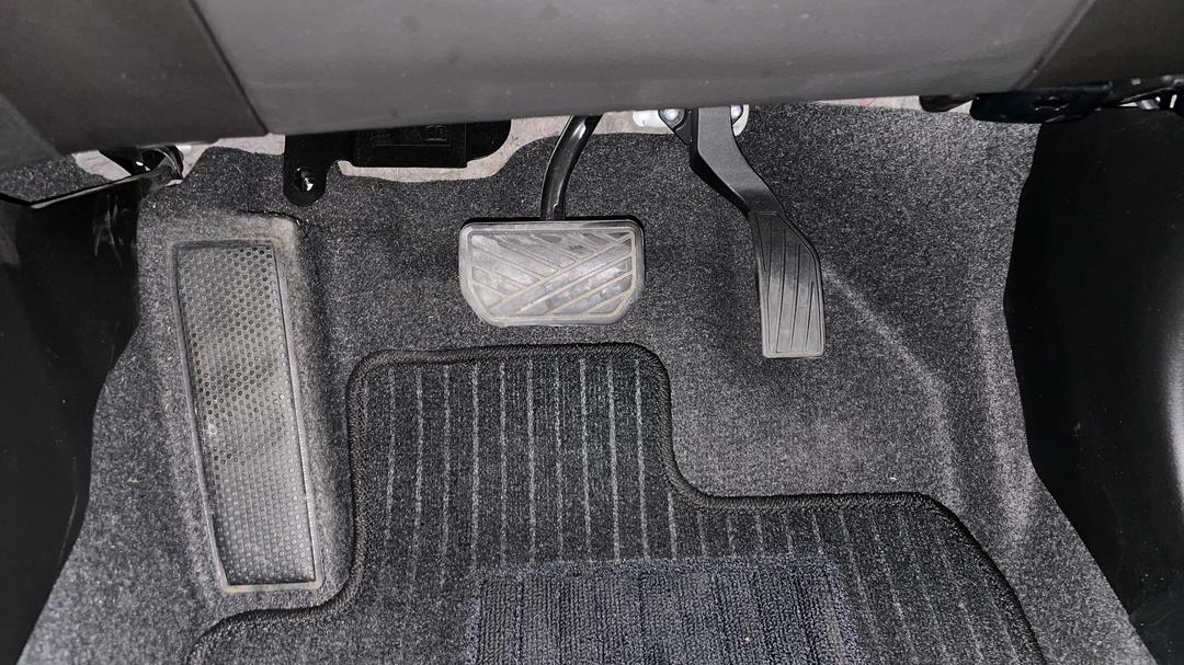 2023 Suzuki Vitara Turbo, Automatic, 4733 km, Pedals and Footmat
