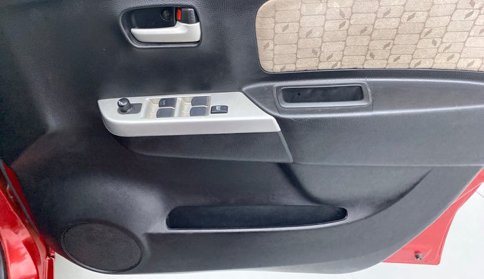 2014 Maruti Wagon R 1.0 VXI, Petrol, Manual, 17,744 km, Driver Side Door Panels Control