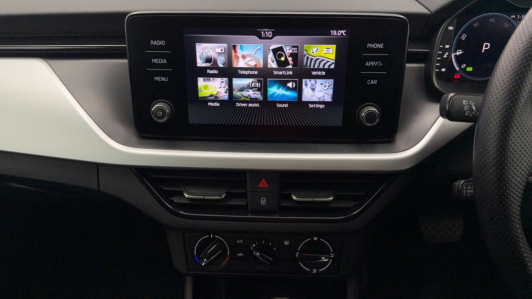 2022 SKODA Scala Ambition 85tsi, Automatic, 11203 km, Center Console