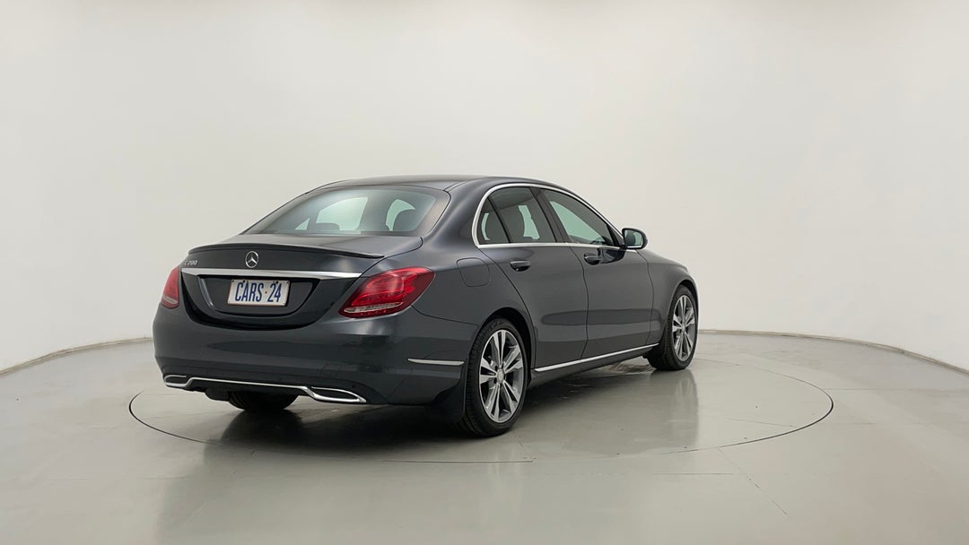 Right Back Diagonal (45- Degree) View