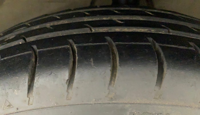 2012 Maruti Ritz ZXI, Petrol, Manual, 66,554 km, Left Front Tyre Tread