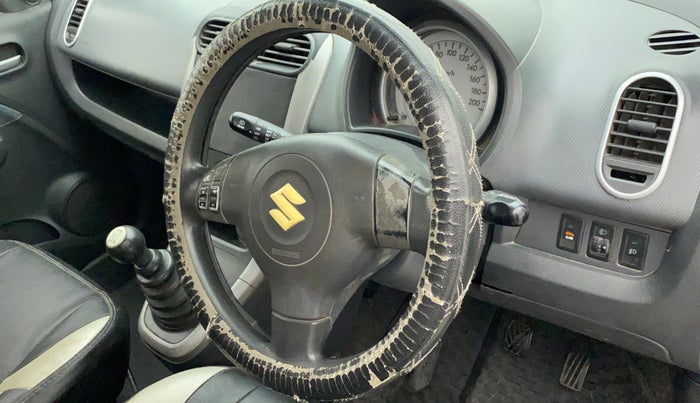 2012 Maruti Ritz ZXI, Petrol, Manual, 66,554 km, Steering wheel - Steering cover is minor torn