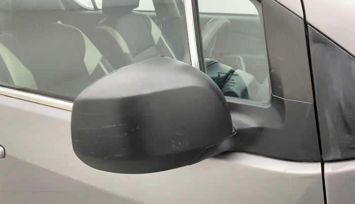 2012 Maruti Ritz ZXI, Petrol, Manual, 66,554 km, Right rear-view mirror - Minor folding noise