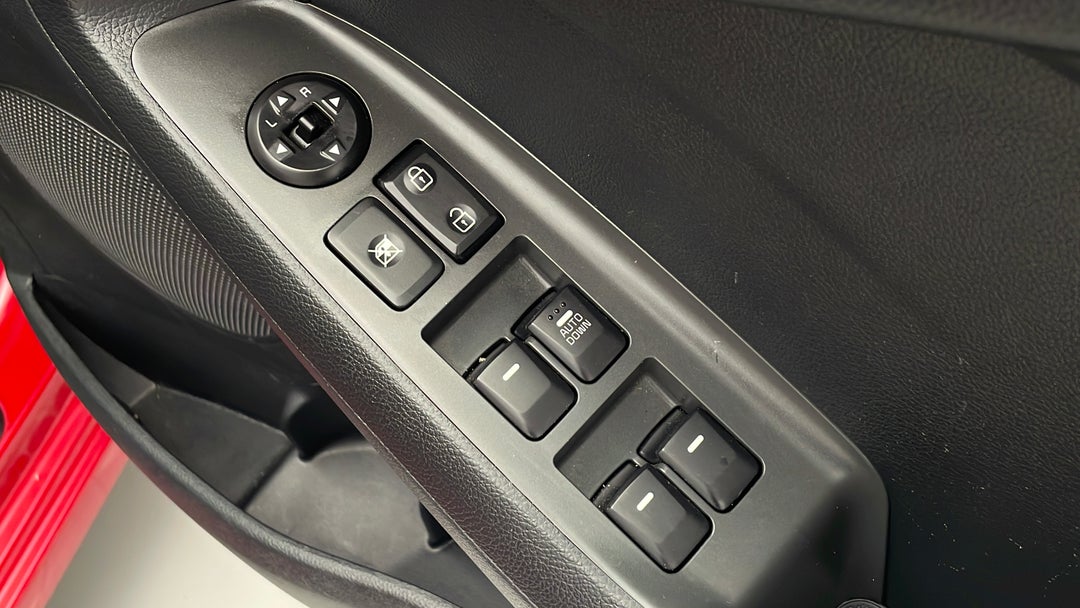 2018 Kia Cerato S, Automatic, 32182 km, Drivers Side Door Panel Controls