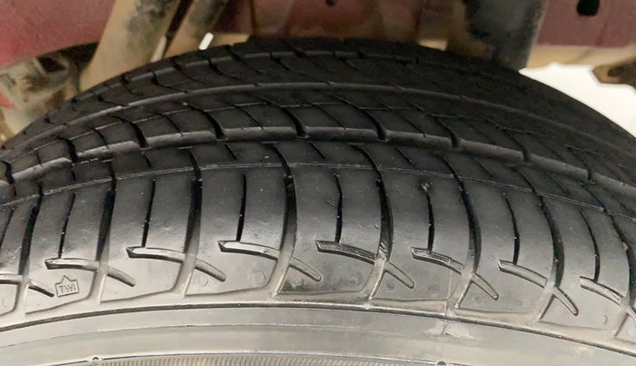 2017 Mahindra KUV 100 NXT K8 6 STR, Petrol, Manual, 16,648 km, Left Rear Tyre Tread