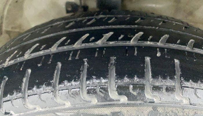 2013 Maruti Wagon R Stingray VXI, Petrol, Manual, 83,077 km, Right Front Tyre Tread