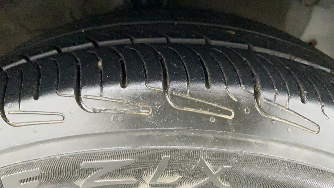 Right Front Tyre Tread