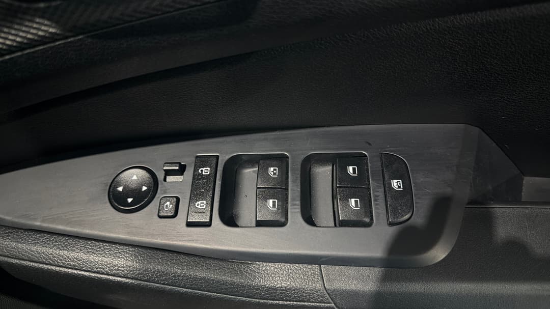 2023 Kia Sportage S (FWD), Automatic, 41971 km, Drivers Side Door Panel Controls