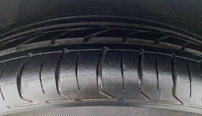 2016 Hyundai Xcent SX 1.2, Petrol, Manual, 58,495 km, Right Rear Tyre Tread