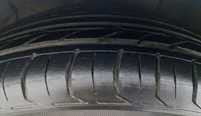 2016 Hyundai Xcent SX 1.2, Petrol, Manual, 58,495 km, Right Front Tyre Tread