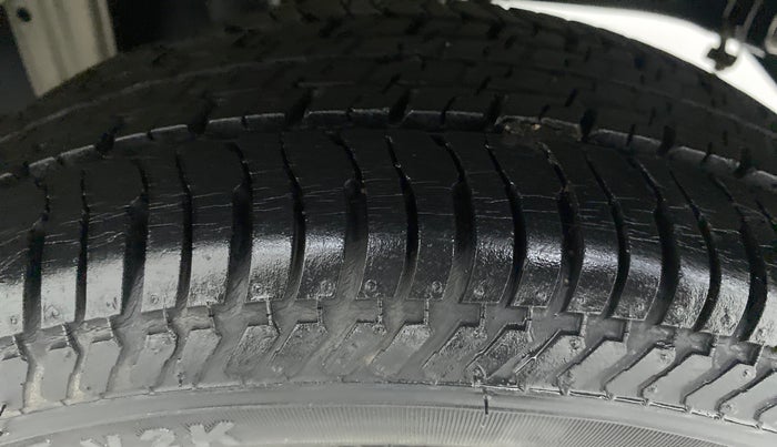 2016 Maruti Alto K10 VXI P, Petrol, Manual, 23,454 km, Left Rear Tyre Tread