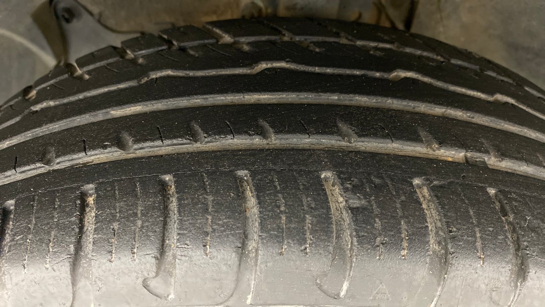 Left Front Tyre Tread
