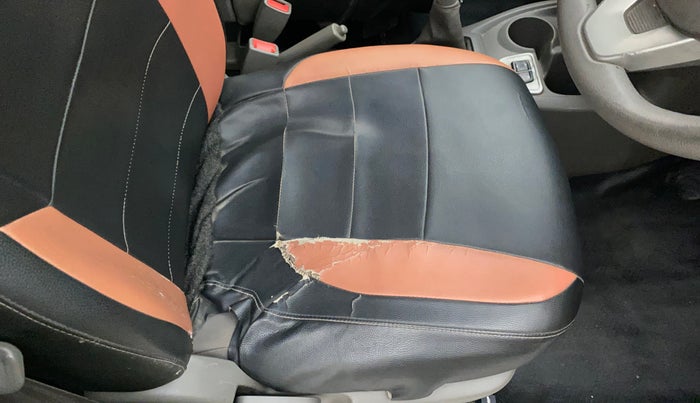 2016 Datsun Redi Go S, Petrol, Manual, 85,550 km, Driver seat - Cover slightly torn