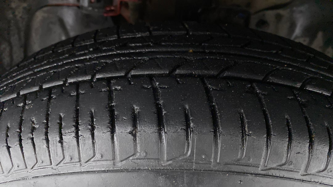 Left Front Tyre Tread