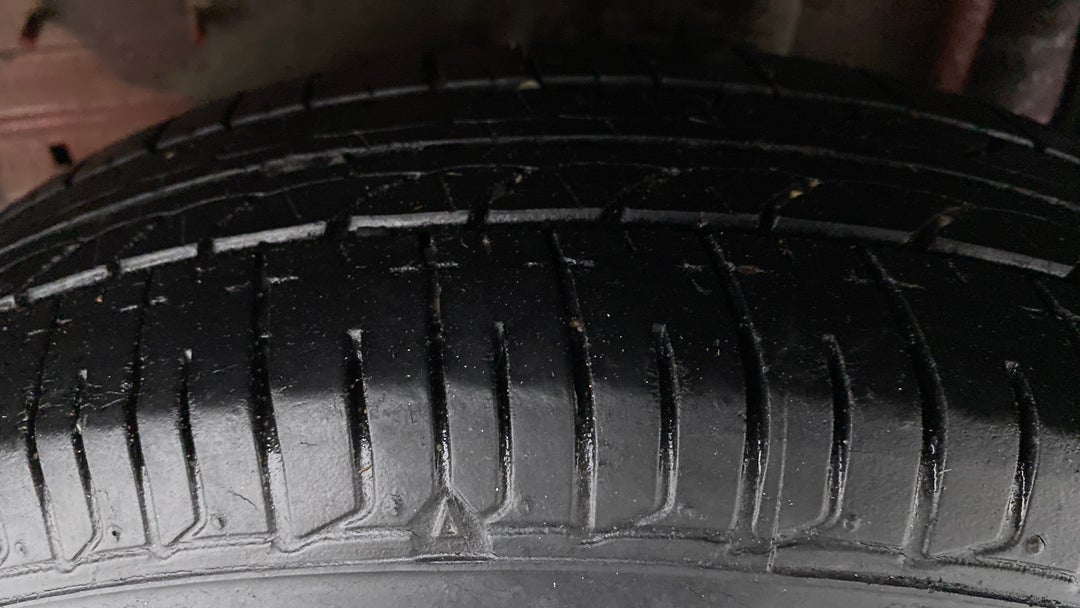 Left Rear Tyre Tread