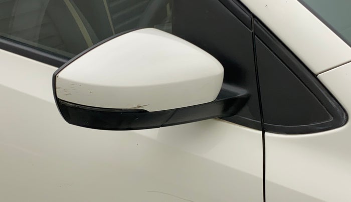 2017 Volkswagen Polo COMFORTLINE 1.2L, Petrol, Manual, 94,382 km, Right rear-view mirror - Minor scratches