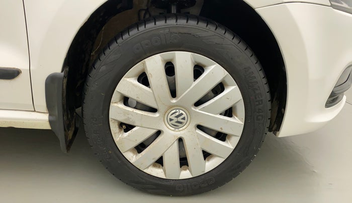 2017 Volkswagen Polo COMFORTLINE 1.2L, Petrol, Manual, 94,382 km, Right Front Wheel