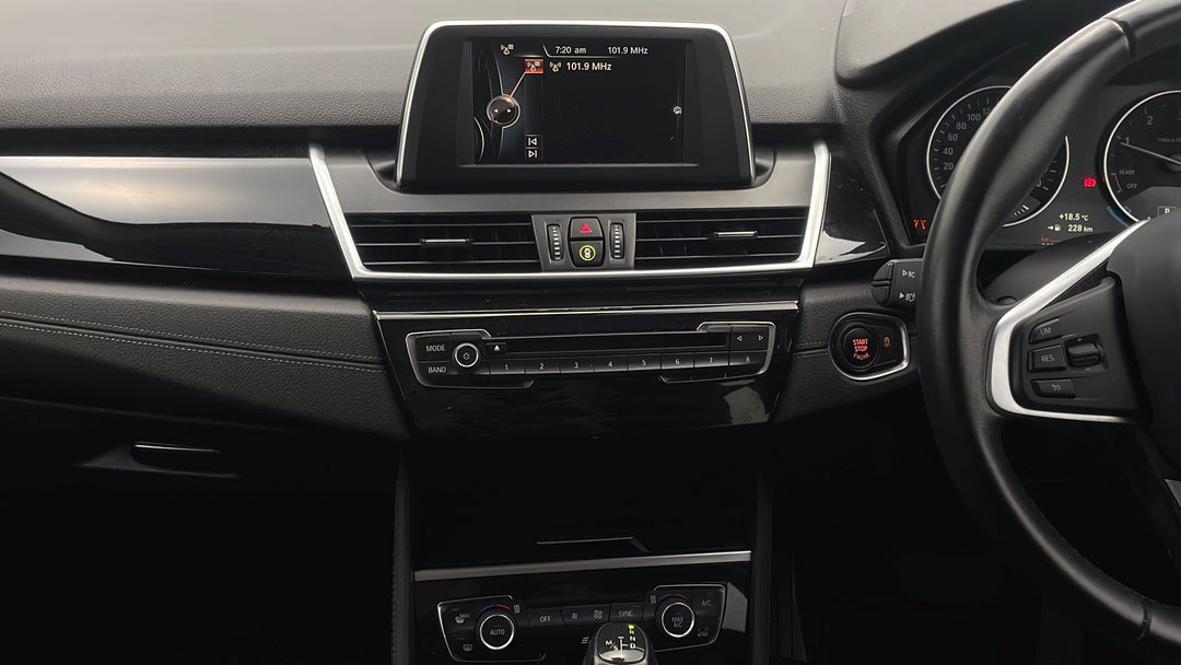 2014 BMW 2 18d Active Tourer Luxury Line, Automatic, 99200 km, Center Console