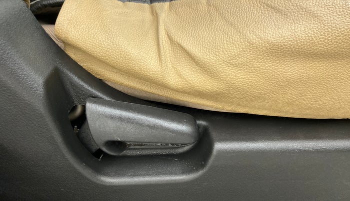2018 Maruti Wagon R 1.0 LXI, Petrol, Manual, 18,379 km, Driver Side Adjustment Panel