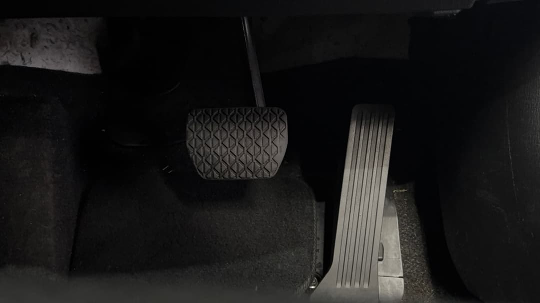 2017 Mazda 3 Neo, Automatic, 75700 km, Pedals and Footmat