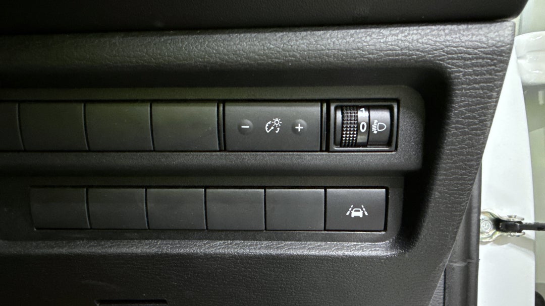 2024 Mitsubishi Outlander Es 7 Seat (2WD), Automatic, 51292 km, Utility Switches/Buttons