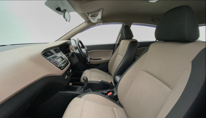 2017 Hyundai Elite i20 Magna Executive 1.2, Petrol, Manual, 33,032 km, Right Side Front Door Cabin