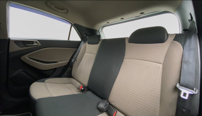 2017 Hyundai Elite i20 Magna Executive 1.2, Petrol, Manual, 33,032 km, Right Side Rear Door Cabin