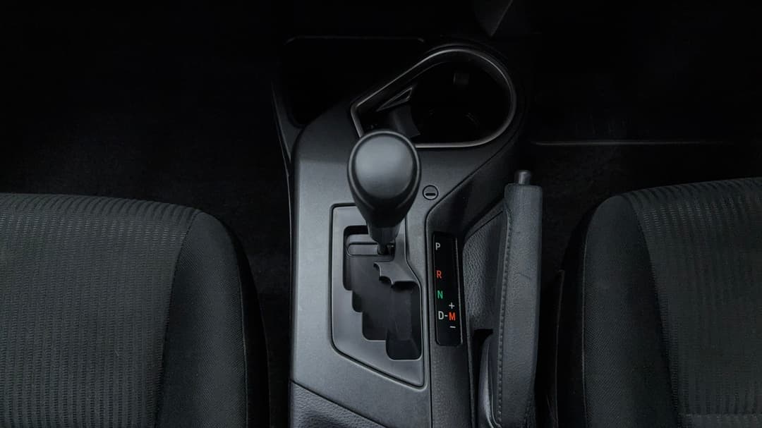 2017 Toyota RAV4 Gx (2WD), Automatic, 161889 km, Gear Lever 
