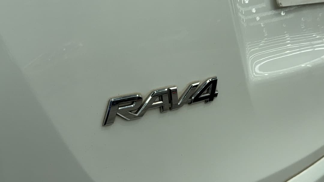 2017 Toyota RAV4 Gx (2WD), Automatic, 161889 km, Badge (Boot Left Side)