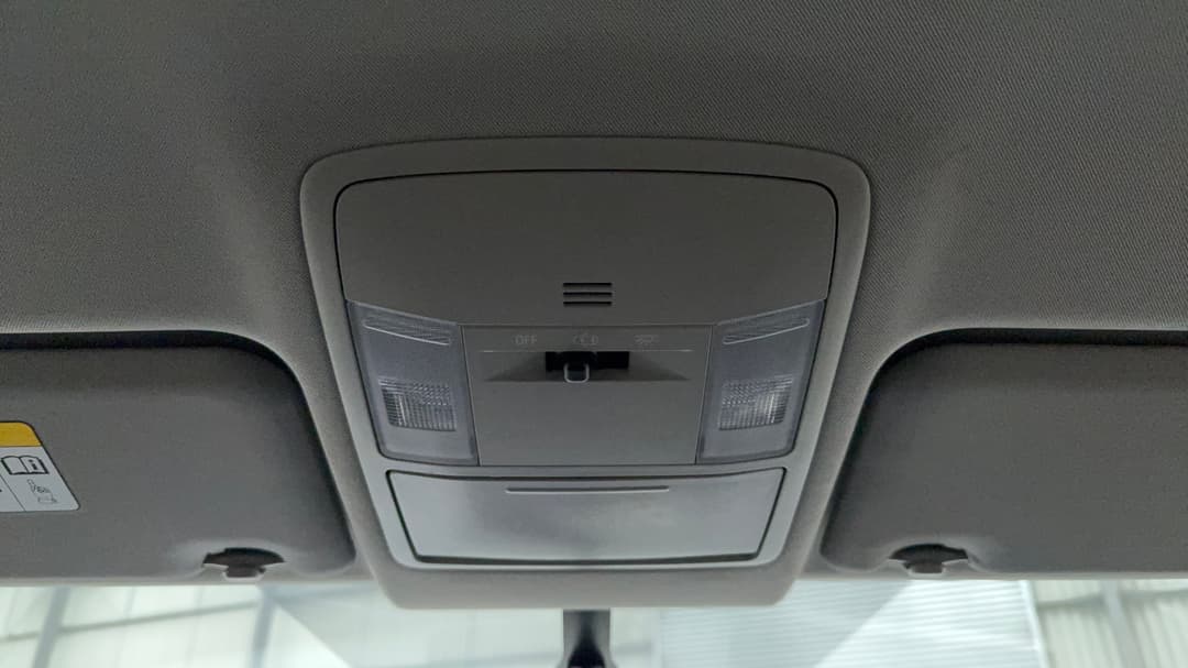 2017 Toyota RAV4 Gx (2WD), Automatic, 161889 km, On-Roof Controls/Sunglass holder