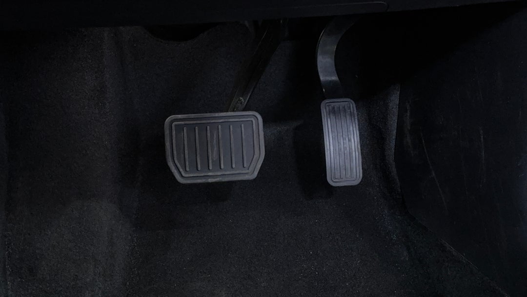 2023 Tesla Model 3 Long Range, Automatic, 9232 km, Pedals and Footmat