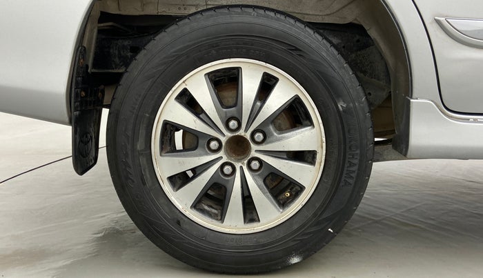 2015 Toyota Innova 2.5 VX 7 STR BS IV, Diesel, Manual, 74,561 km, Right Rear Wheel