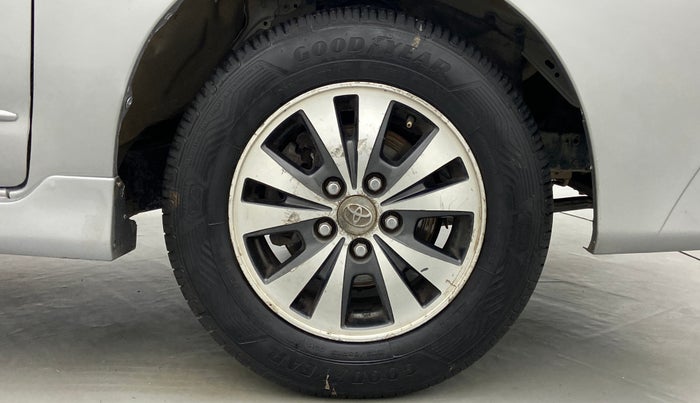 2015 Toyota Innova 2.5 VX 7 STR BS IV, Diesel, Manual, 74,561 km, Right Front Wheel