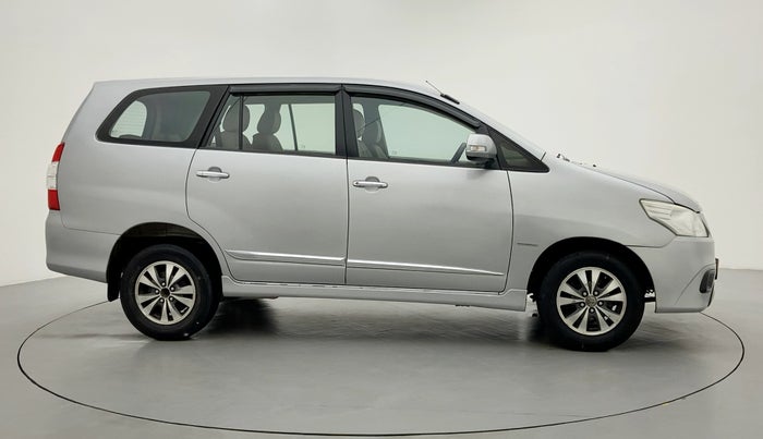 2015 Toyota Innova 2.5 VX 7 STR BS IV, Diesel, Manual, 74,561 km, Right Side View