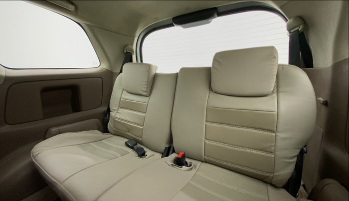 2015 Toyota Innova 2.5 VX 7 STR BS IV, Diesel, Manual, 74,561 km, Third Seat Row ( optional )