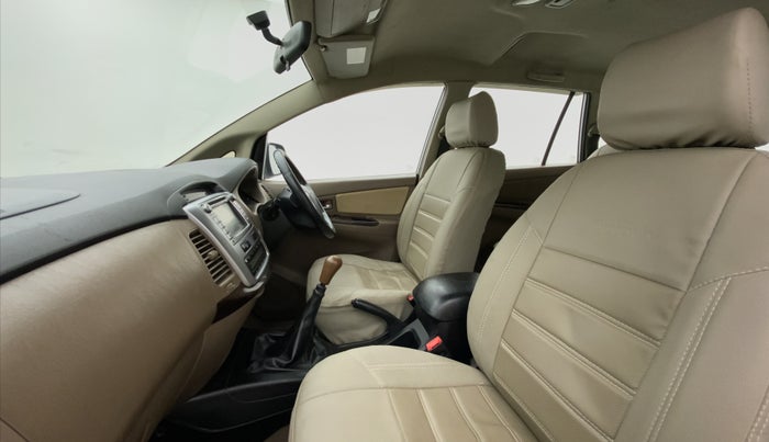 2015 Toyota Innova 2.5 VX 7 STR BS IV, Diesel, Manual, 74,561 km, Right Side Front Door Cabin