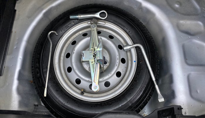 2019 Maruti Swift LXI D, Petrol, Manual, 35,166 km, Spare Tyre