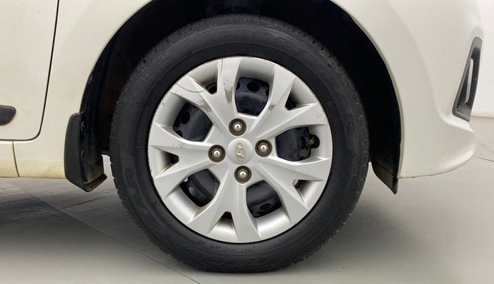 2016 Hyundai Grand i10 SPORTZ 1.2 KAPPA VTVT, Petrol, Manual, 22,982 km, Right Front Wheel