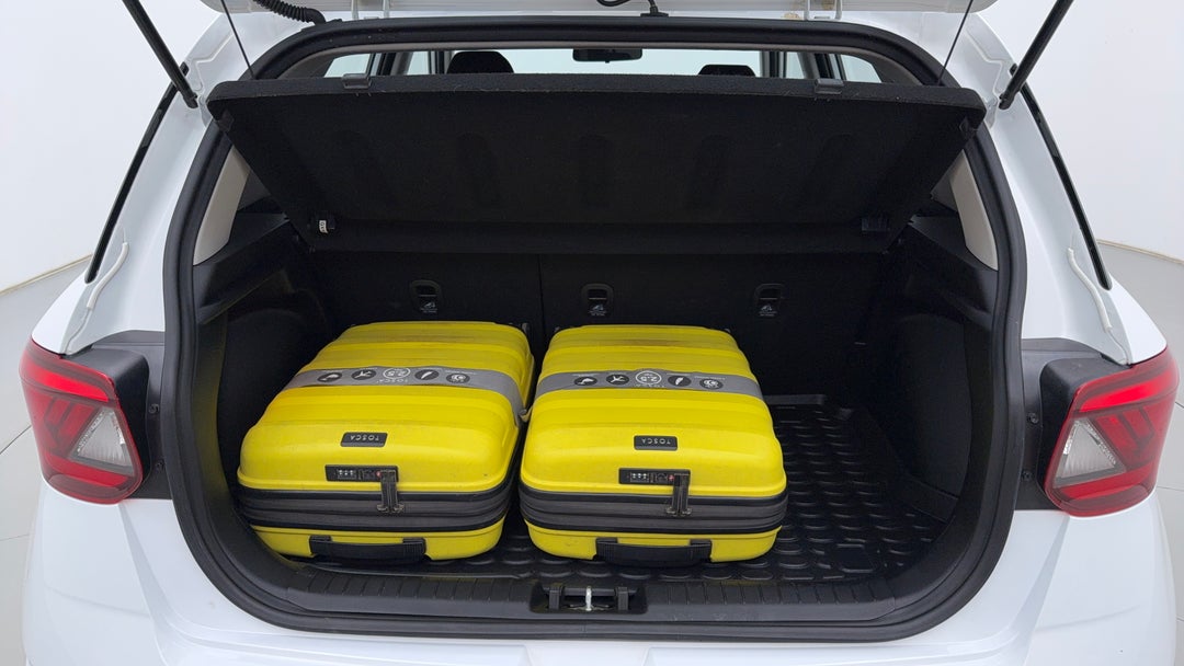 2020 Hyundai Venue Go, Automatic, 62610 km, Boot Inside View with Luggage